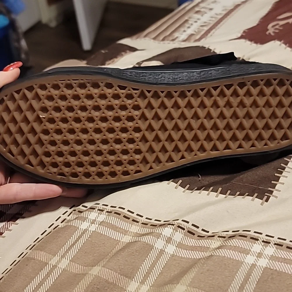 Vans - Picture 2 of 3